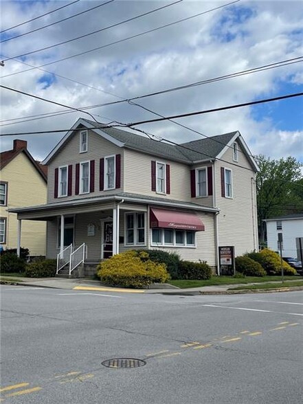 400 N Chestnut St, Derry, PA à vendre - Photo principale – Image 1 sur 16