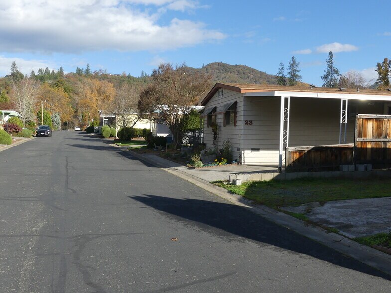 515 E Main St, Rogue River, OR à vendre - Autre – Image 2 sur 11
