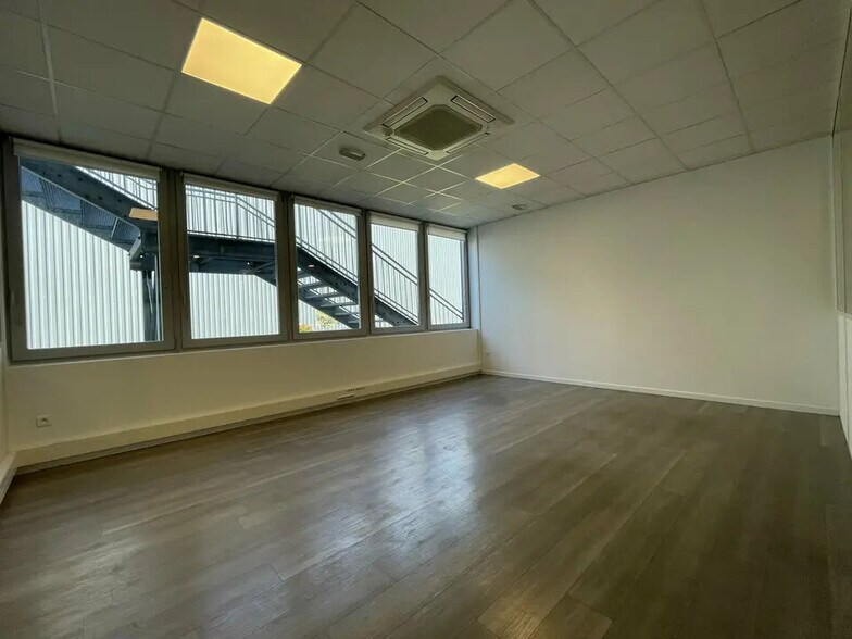 Bureau dans Le Havre à louer - Photo de l’immeuble – Image 2 sur 12