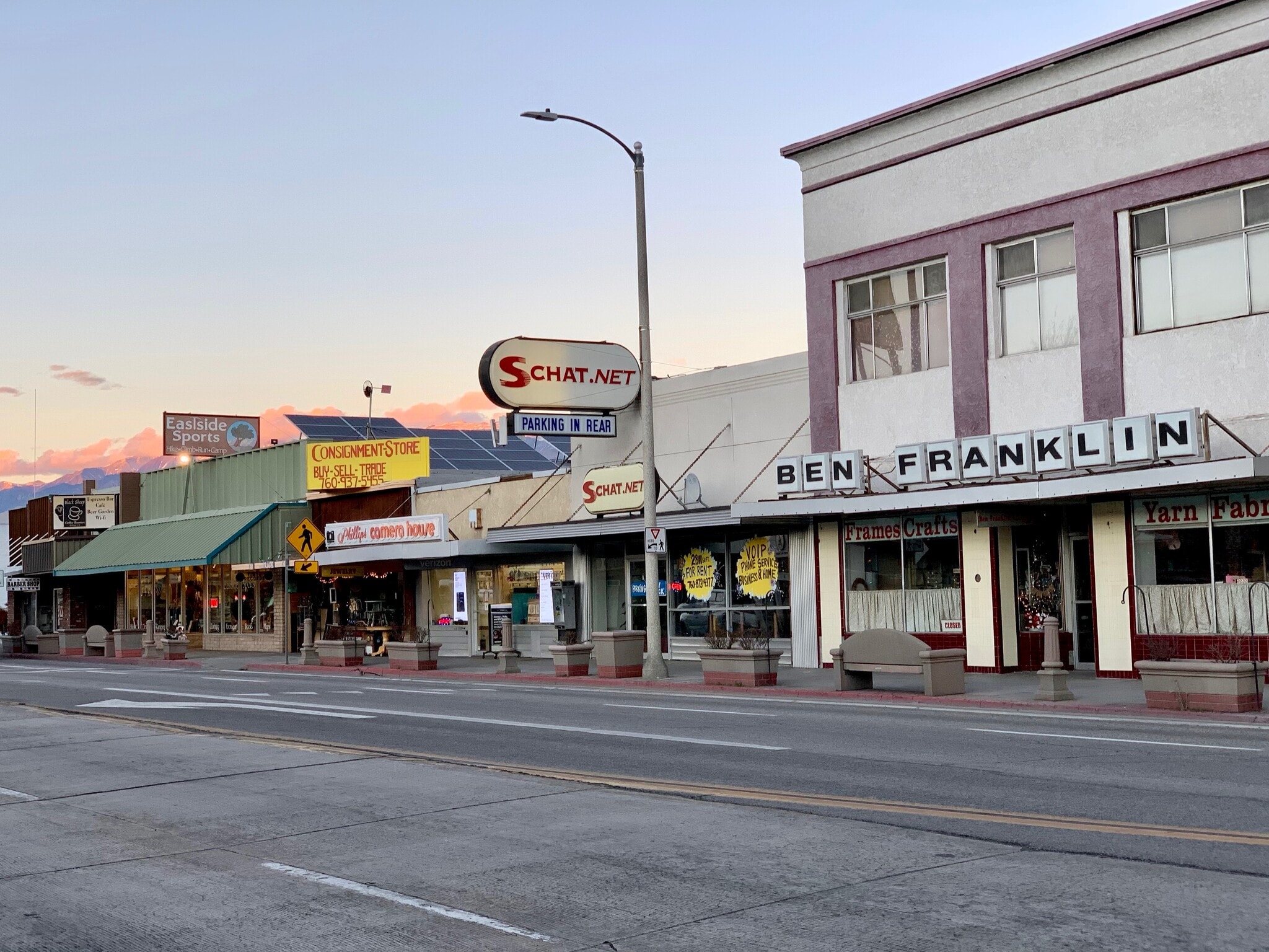 162 N Main St, Bishop, CA à vendre Photo principale– Image 1 sur 33