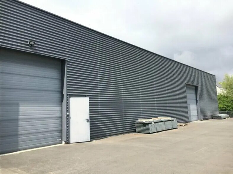 Local d’activités dans Bretteville-sur-Odon à louer - Photo de l’immeuble – Image 2 sur 6