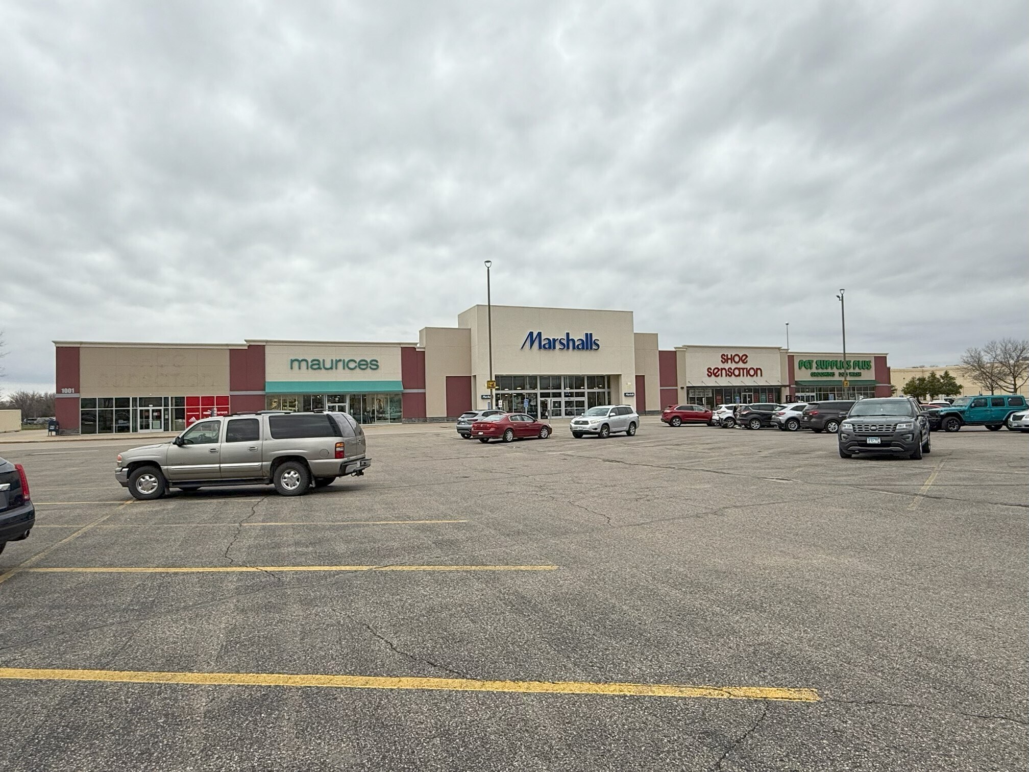1001 18th Ave NW, Austin, MN à louer Photo principale– Image 1 sur 9