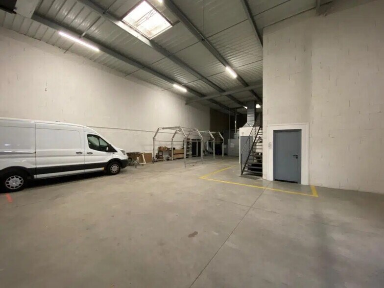 Bureau dans Décines-Charpieu à louer - Photo intérieure – Image 3 sur 9