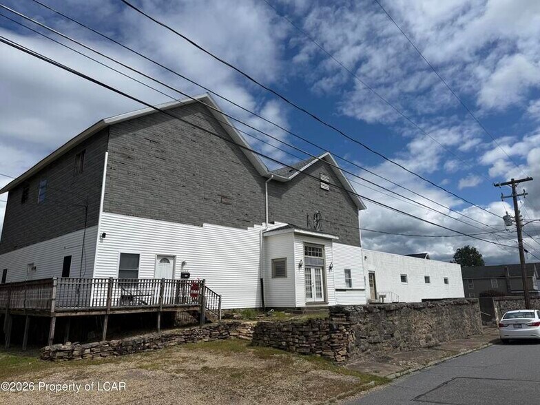 222 Lincoln St, Dupont, PA à vendre - Photo principale – Image 1 sur 19