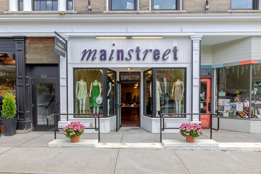 313-323 Main St, Great Barrington, MA à louer - Photo principale – Image 1 sur 14