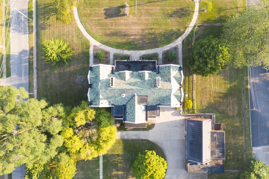 541 W Wooster St, Bowling Green, OH à louer - Photo de l’immeuble – Image 3 sur 6