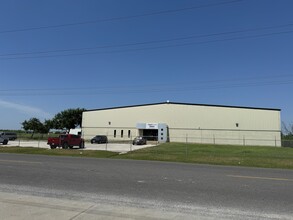 2345 N Central Ave, Brownsville, TX à louer Photo de l’immeuble– Image 2 sur 9