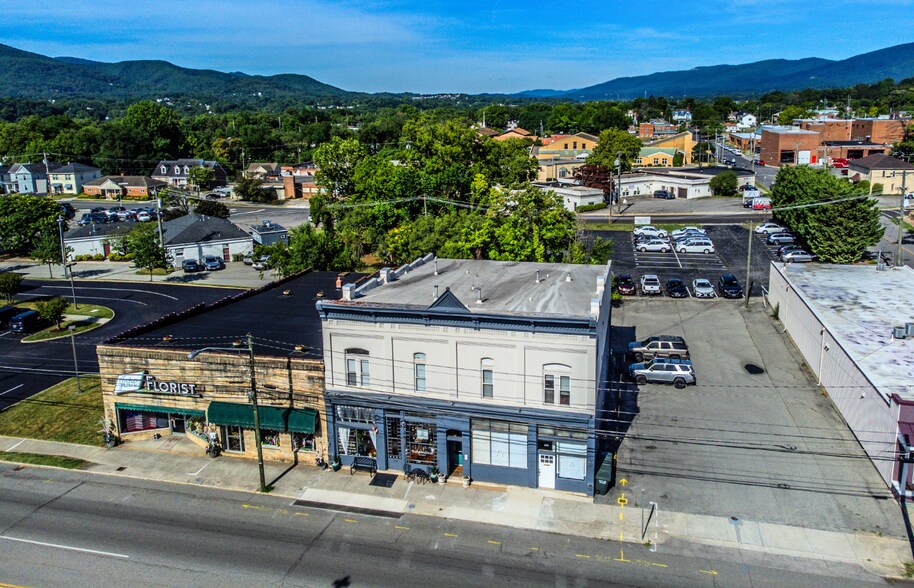 205-209 S College Ave, Salem, VA à louer - Photo de l’immeuble – Image 1 sur 15