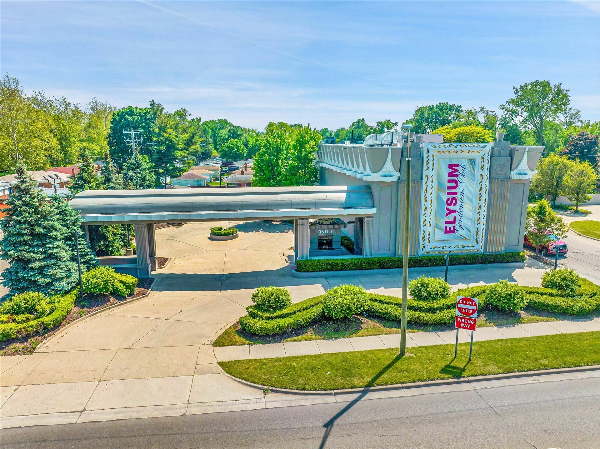 20771 W 8 Mile Rd, Detroit, MI à vendre Photo principale– Image 1 sur 10