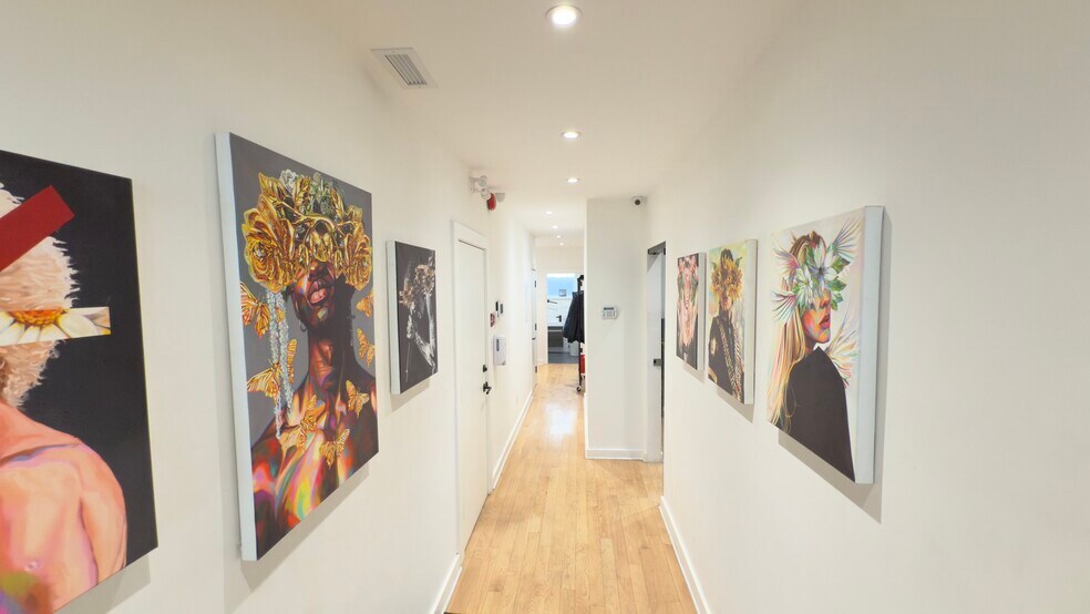563 Bloor St W, Toronto, ON à vendre - Vidéo sur l’annonce professionnelle – Image 2 sur 3