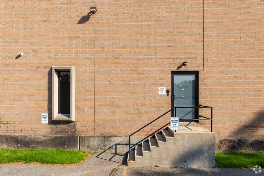 100-106 South St, Hopkinton, MA à louer - Photo de l’immeuble – Image 3 sur 5