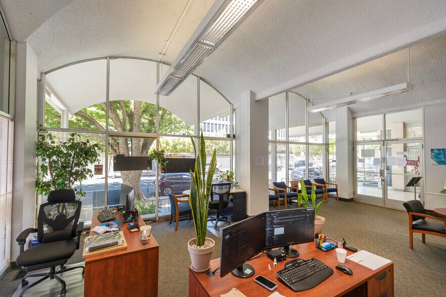 901 H St, Sacramento, CA à louer - Photo de l’immeuble – Image 2 sur 28