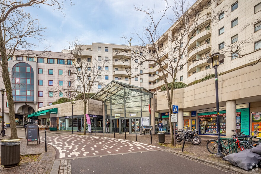 6-20 Rue Jacques Daguerre, Rueil-Malmaison à louer - Photo principale – Image 1 sur 5