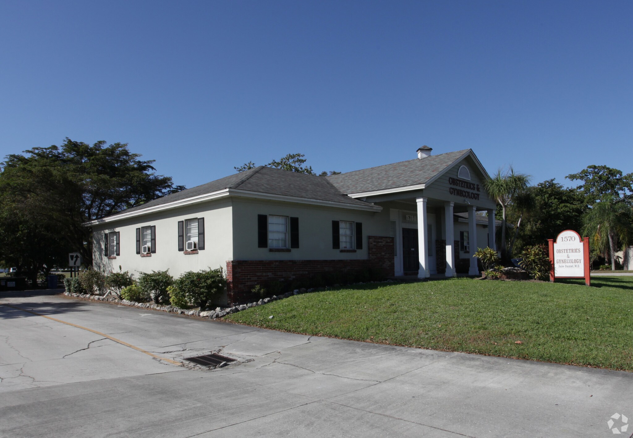 1570 Colonial Blvd, Fort Myers, FL à louer Photo principale– Image 1 sur 15