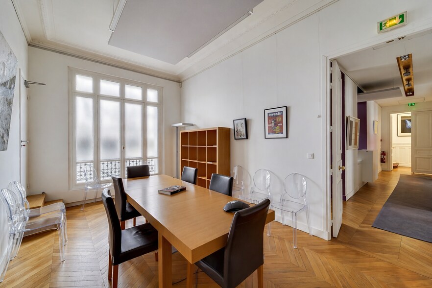 Immeuble residentiel dans Paris à vendre - Photo de l’immeuble – Image 3 sur 5