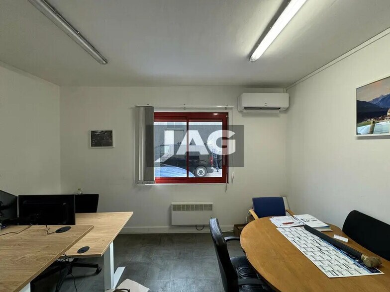 Local d’activités dans Grézieu-la-Varenne à louer - Photo de l’immeuble – Image 3 sur 8