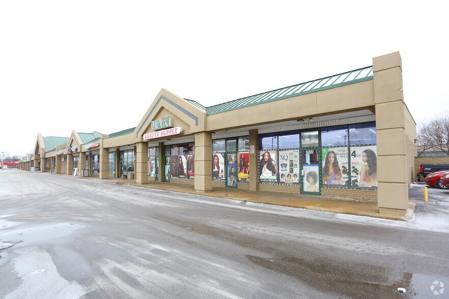 7401-7533 N Lindbergh Blvd, Hazelwood, MO à louer - Photo de l’immeuble – Image 3 sur 4