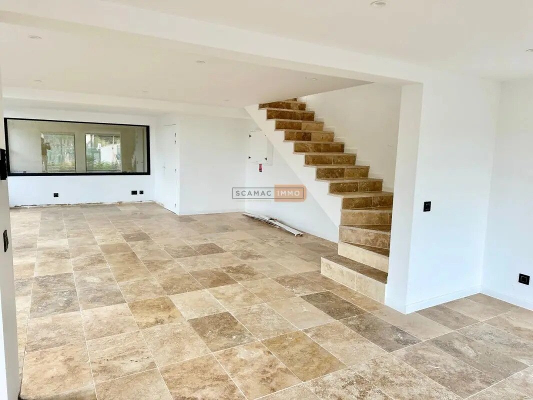 Bureau dans Sainte-Maxime à louer Photo intérieure– Image 1 sur 7