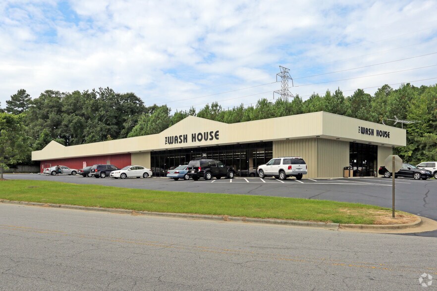 241 Kirby Dr, Rocky Mount, NC à louer - Photo principale – Image 1 sur 4