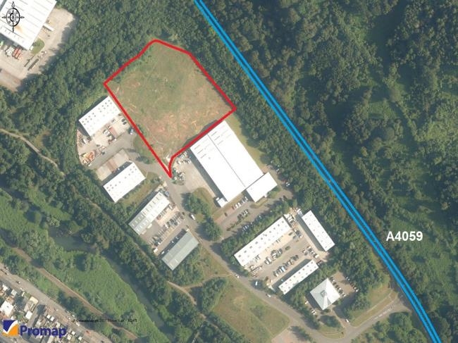 Mountain Ash, Mountain Ash à vendre - Aérien – Image 1 sur 3