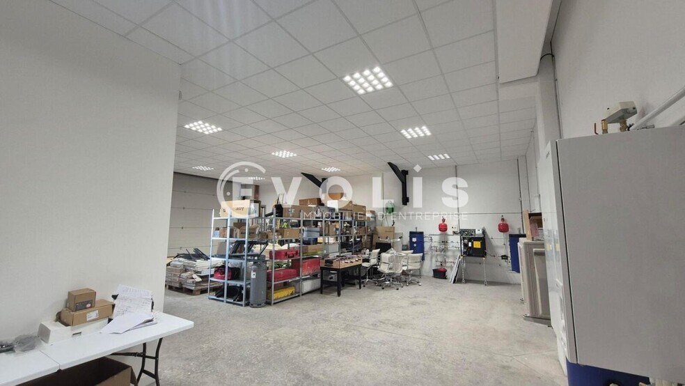 Local d'activités dans Serris à vendre - Photo de l’immeuble – Image 3 sur 9