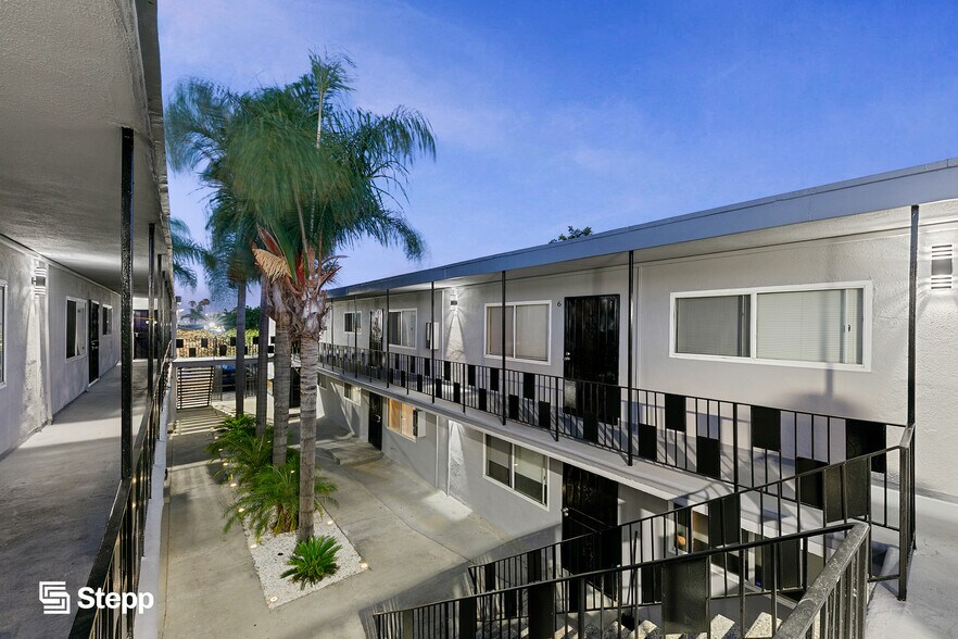 1019 Lewis Ave, Long Beach, CA à vendre - Photo de l’immeuble – Image 3 sur 12