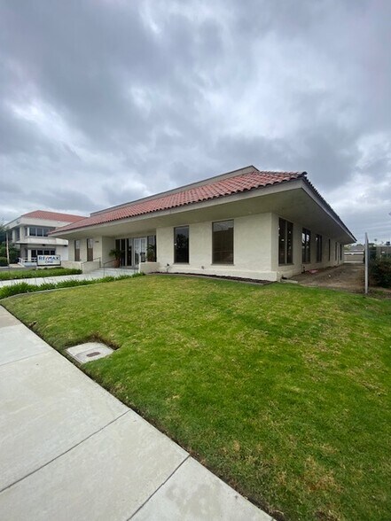 17561 17th St, Tustin, CA à louer - Photo principale – Image 1 sur 19