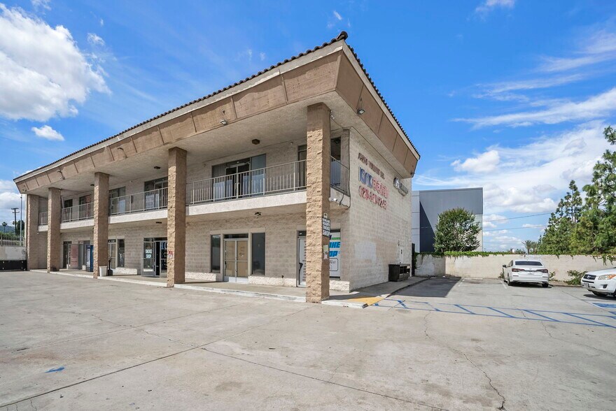 19254 E Walnut Dr N, Rowland Heights, CA à vendre - Photo de l’immeuble – Image 3 sur 12
