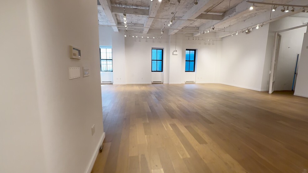 40 W 34th St, New York, NY à louer - Vidéo sur l’annonce professionnelle – Image 3 sur 6