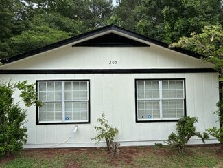 Plus de détails pour 205 Glenview Ter, Winder, GA - Logement à vendre