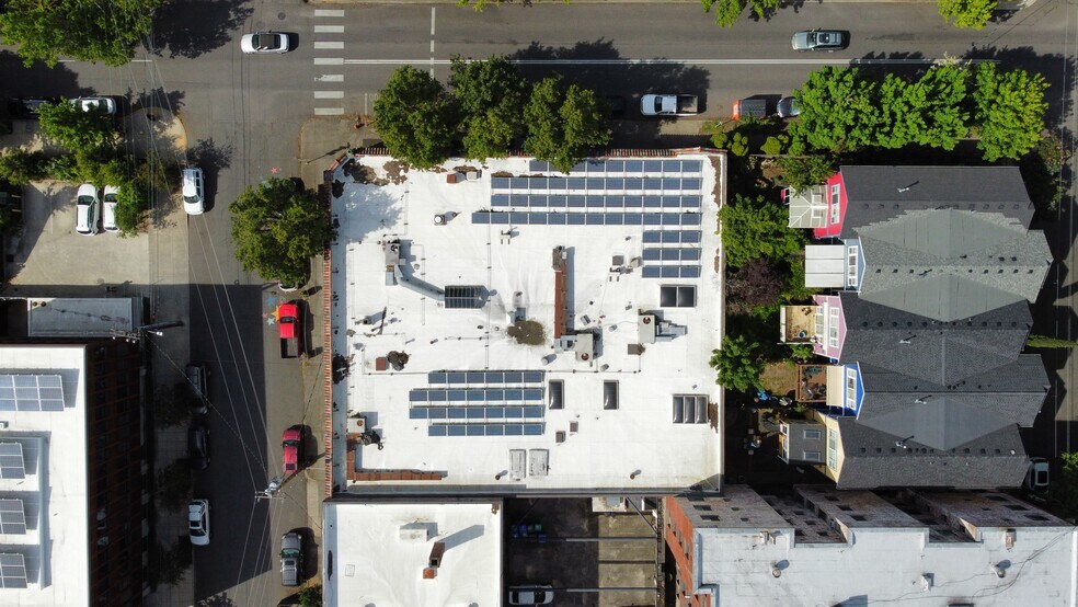 1400-1416 SE Morrison St, Portland, OR à vendre - Photo de l’immeuble – Image 3 sur 7