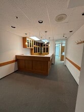 2061-2073 W 42nd Ave, Vancouver, BC à louer Photo intérieure– Image 2 sur 9