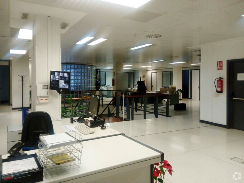 Bureau dans Madrid, Madrid à vendre - Photo de l’immeuble – Image 3 sur 19