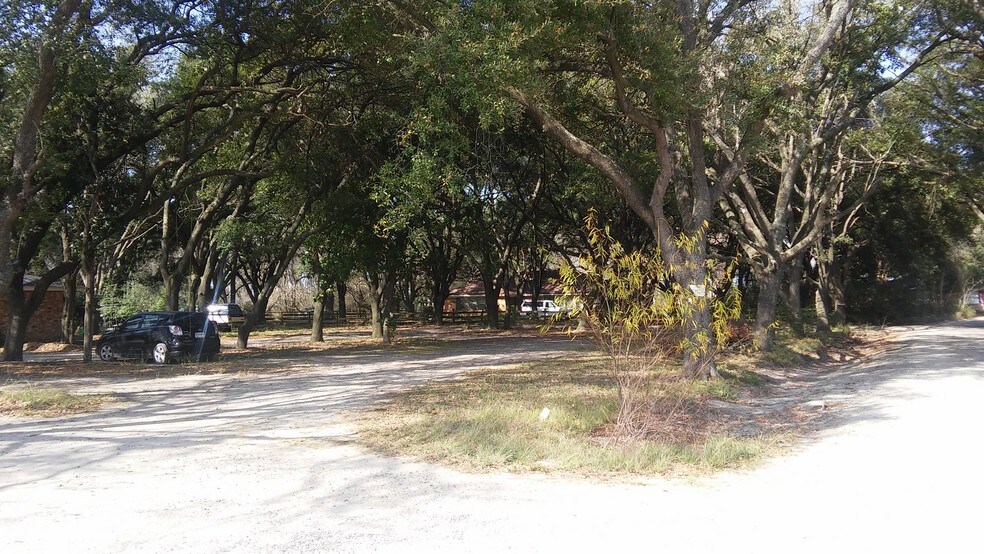 1746 N Sam Houston Pky W, Houston, TX à louer - Photo de l’immeuble – Image 3 sur 4