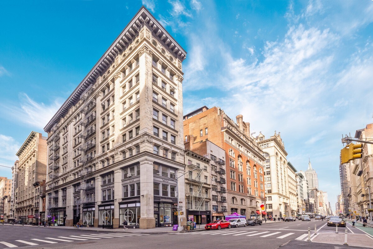 1-5 W 19th St, New York, NY à louer Photo principale– Image 1 sur 2