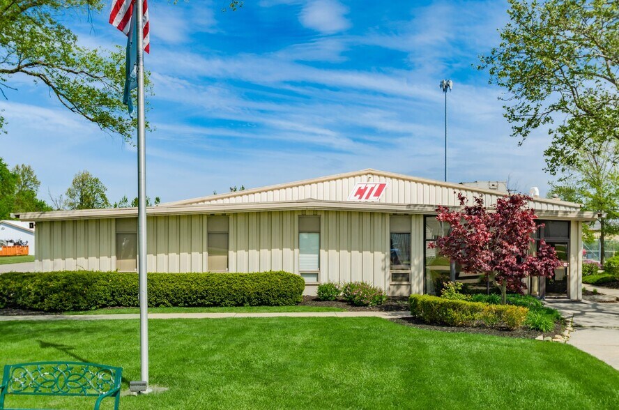 2860 Fisher Rd, Columbus, OH à louer - Photo de l’immeuble – Image 1 sur 17