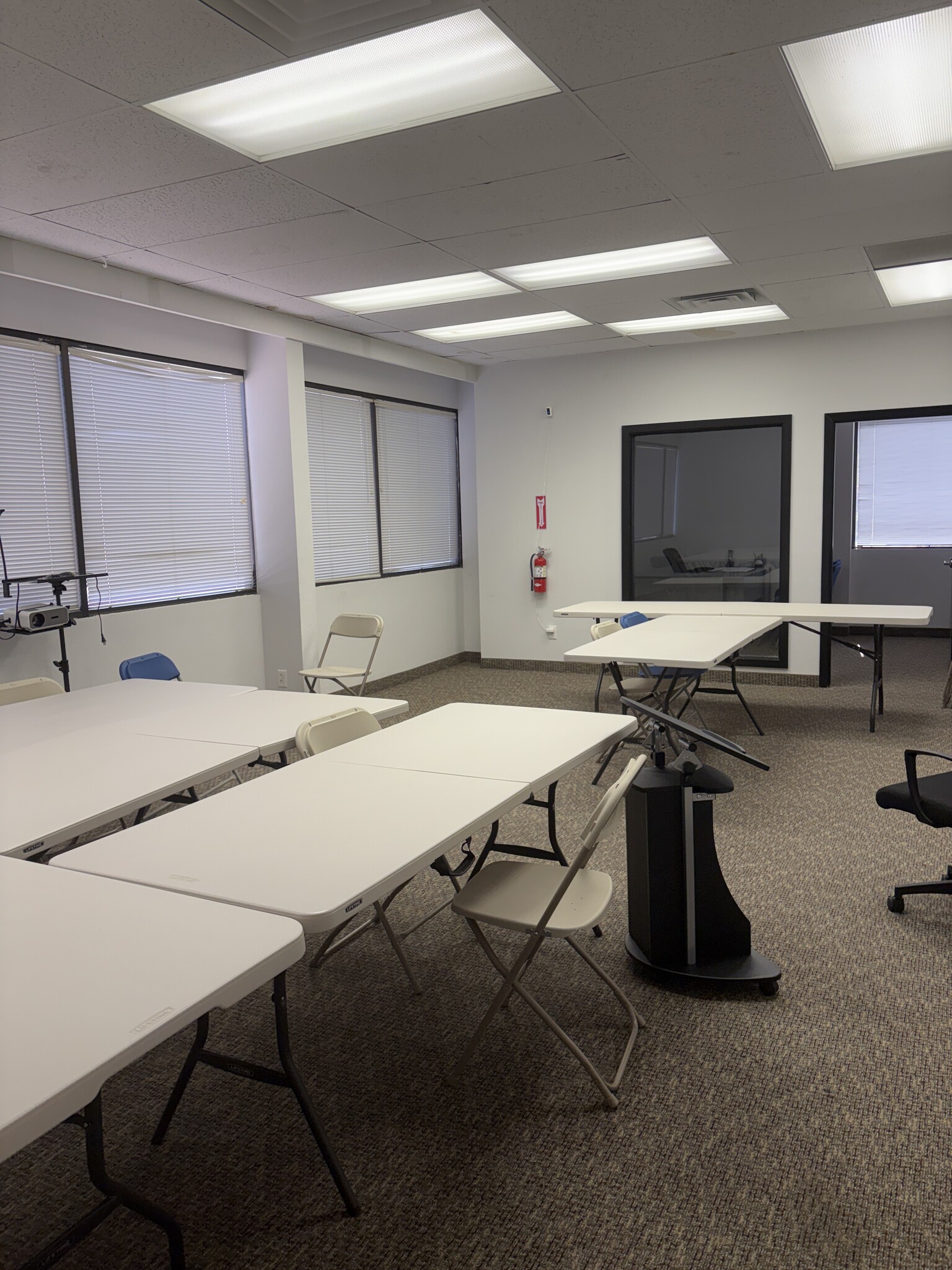 1232 E Broadway Rd, Tempe, AZ à louer Photo intérieure– Image 1 sur 8