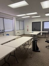 1232 E Broadway Rd, Tempe, AZ à louer Photo intérieure– Image 1 sur 8