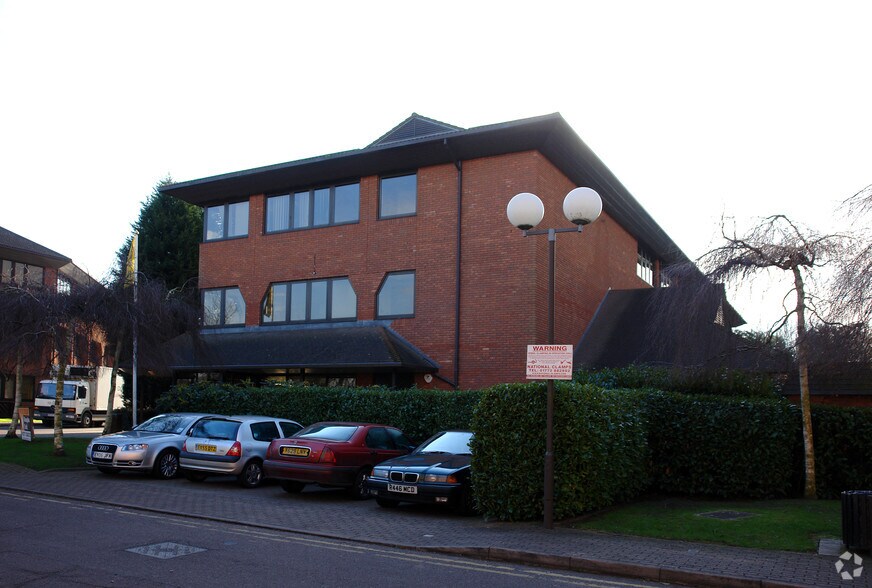 The Drive, Great Warley à louer - Photo de l’immeuble – Image 3 sur 20