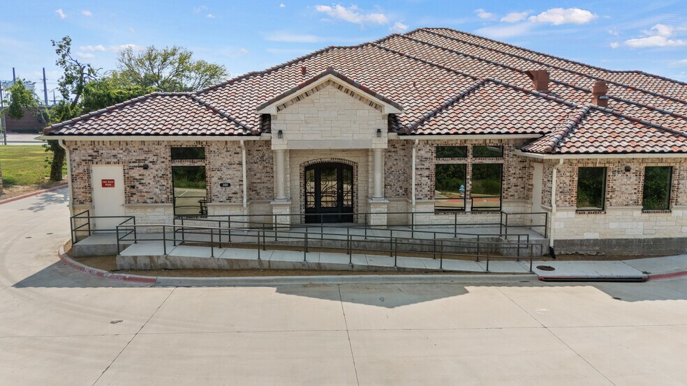 800 N Plano Rd, Richardson, TX à vendre - Photo de l’immeuble – Image 3 sur 41