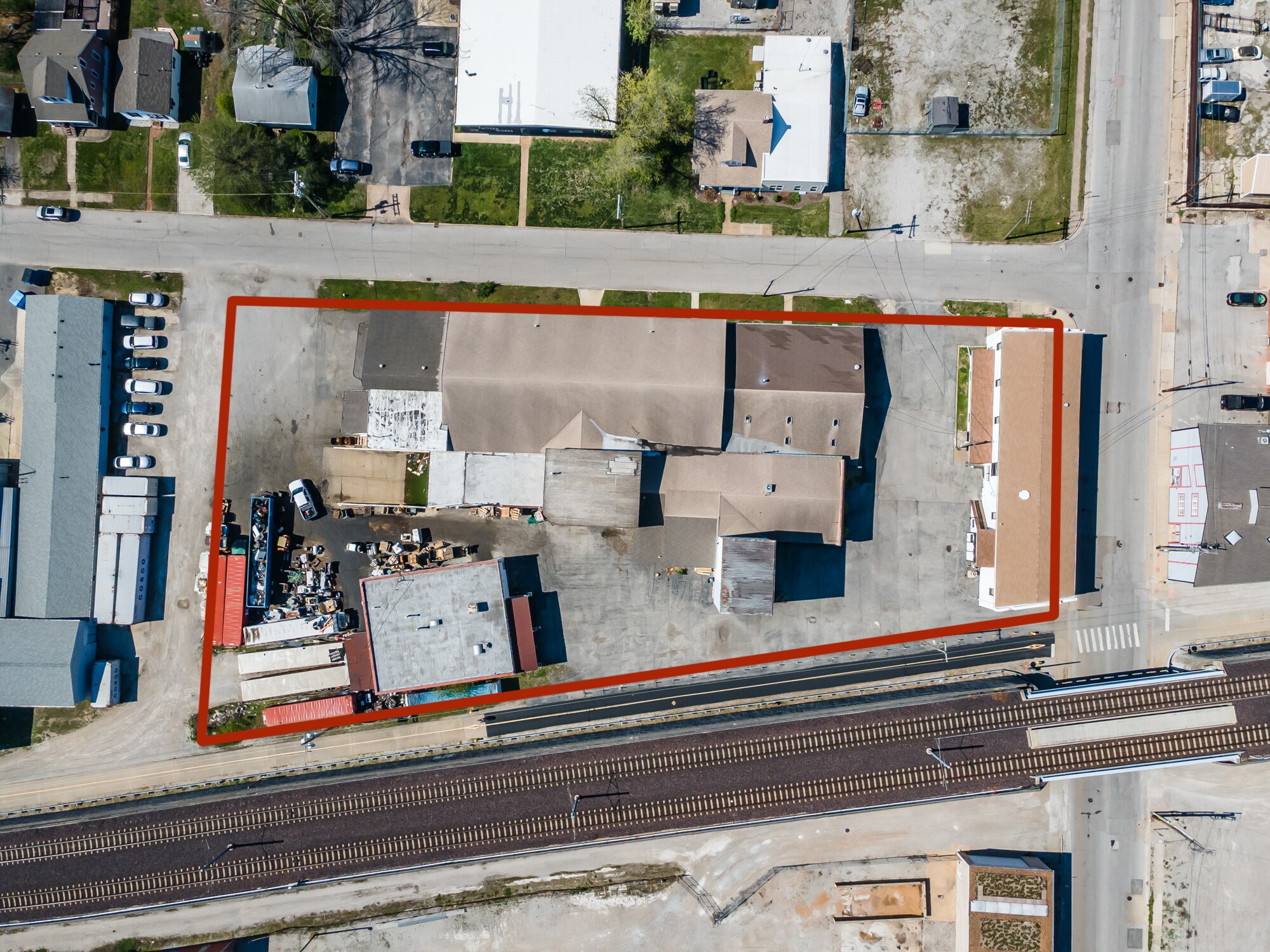 Office + Industrial For Sale portefeuille de 2 biens à vendre sur LoopNet.fr Photo principale– Image 1 sur 11