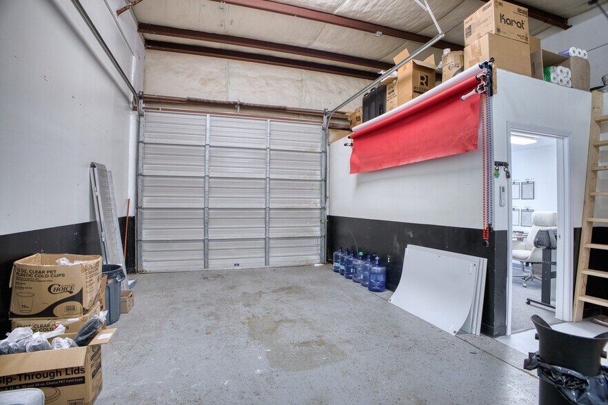 5055 Old Ellis Pt, Roswell, GA à louer - Photo de l’immeuble – Image 3 sur 11