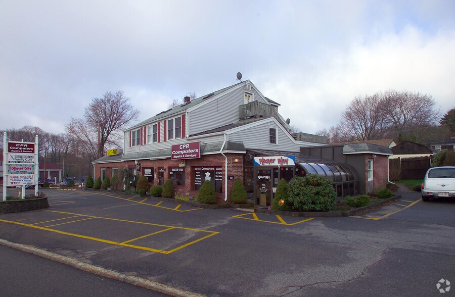 118 N Bedford St, East Bridgewater, MA à louer - Photo de l’immeuble – Image 2 sur 3