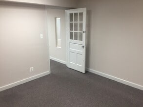 8730 Georgia Ave, Silver Spring, MD à louer Photo intérieure– Image 2 sur 5