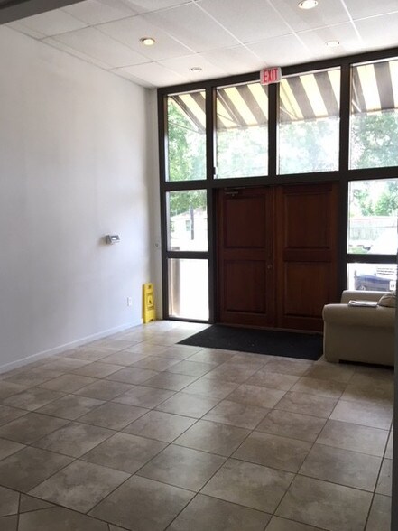 7800 Amelia Rd, Houston, TX à louer - Hall d’entrée – Image 2 sur 44