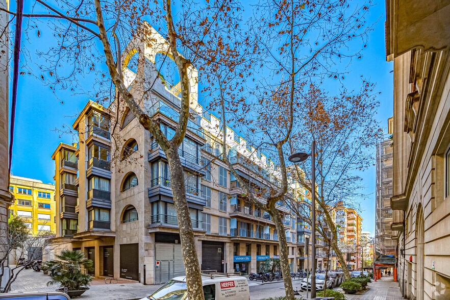 Carrer De Folgueroles, 17, Barcelone, Barcelona à louer - Photo de l’immeuble – Image 3 sur 7