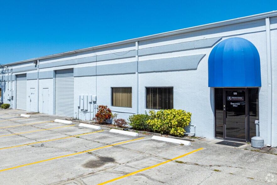 6399 N 142nd Ave, Clearwater, FL à louer - Photo de l’immeuble – Image 2 sur 6
