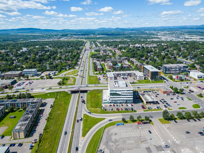 990 Av de Bourgogne, Québec, QC à louer - Photo de l’immeuble – Image 3 sur 16