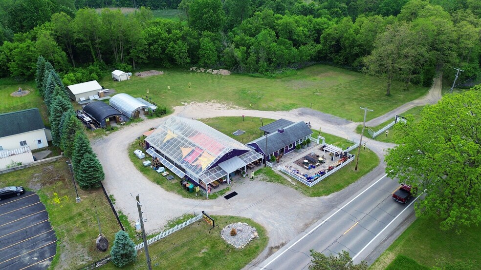 2398 Grange Hall rd, Holly, MI à vendre - Photo de l’immeuble – Image 3 sur 18