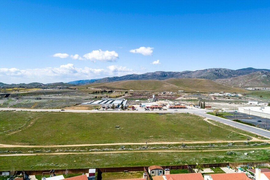 770 Tehachapi blvd, Tehachapi, CA à vendre - Photo de l’immeuble – Image 3 sur 8